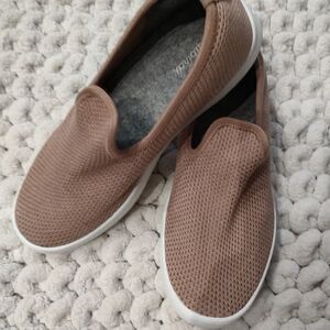 Allbirds Women's Tan Slip-On Loafers